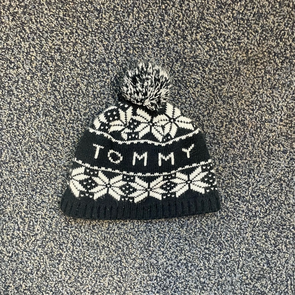 Tommy Hilfiger Black and White Knit Winter Beanie